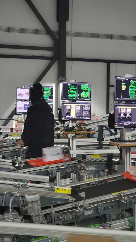 kids visiting the Walmart distribution center