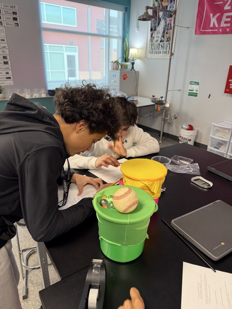 kids working in science 