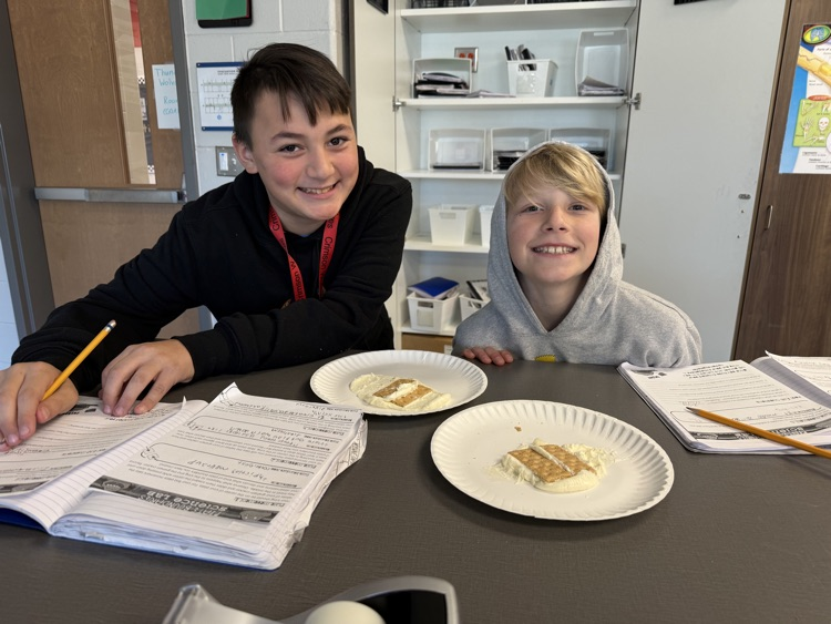 kids in science class 