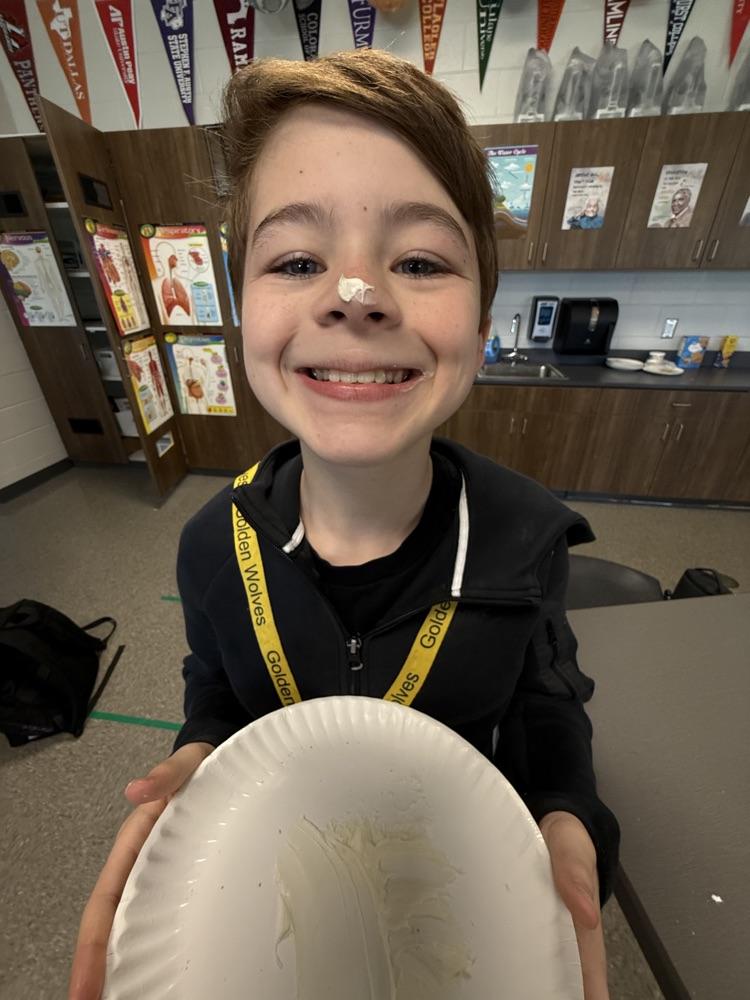 kids in science class 