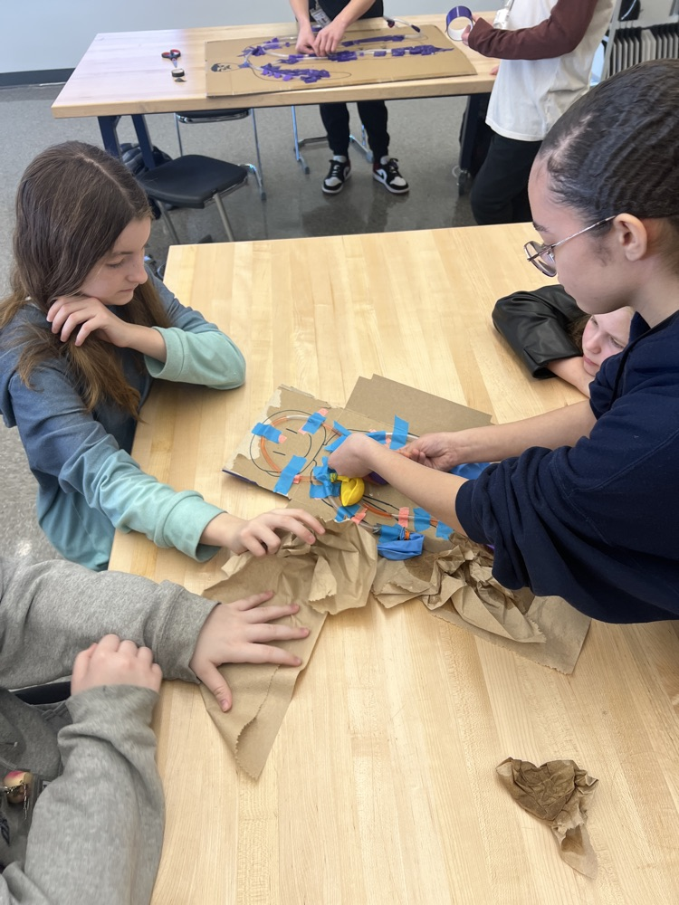 students in medical detectives class