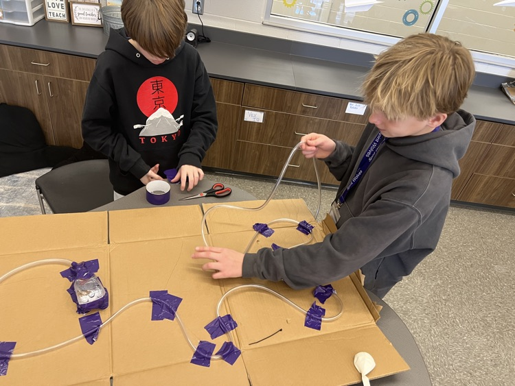 students in medical detectives class