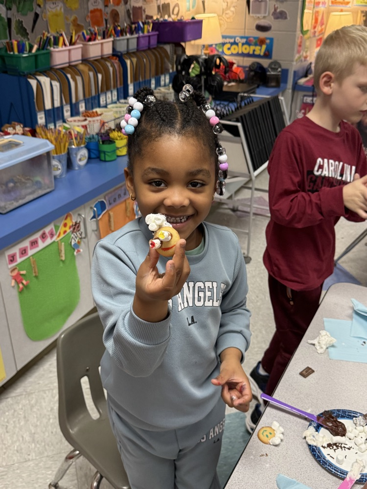 Miss Wheeler and Mrs. Wilber’s class had a sweet time celebrating President’s Day by making Presidential cookies in Cooking Class! 🇺🇸🍪 Learning + baking = the perfect recipe for fun! ❤️💙