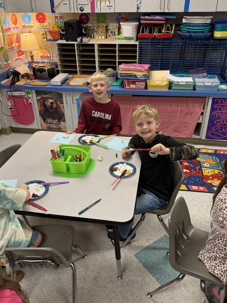 Miss Wheeler and Mrs. Wilber’s class had a sweet time celebrating President’s Day by making Presidential cookies in Cooking Class! 🇺🇸🍪 Learning + baking = the perfect recipe for fun! ❤️💙