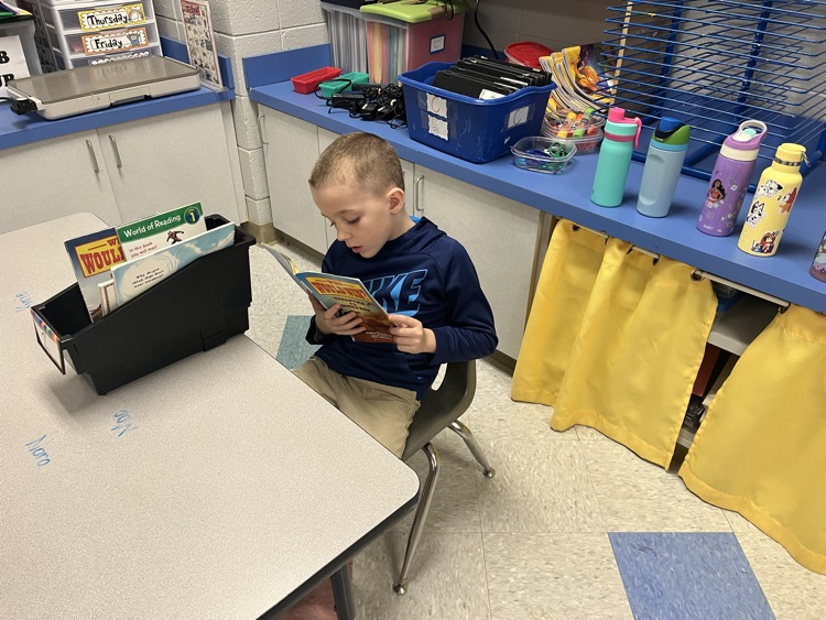 k5 class reading for read across America Week 