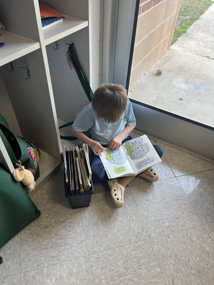 k5 class reading for read across America Week 