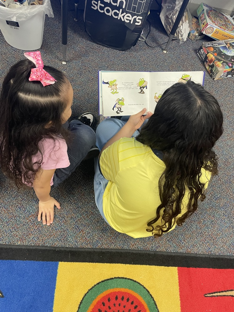 We had a blast celebrating Read Across America Week today by sharing a story, snack, and handmade card with our sweet reading buddies in Mrs. Harrington and Mrs. Arnold’s class.