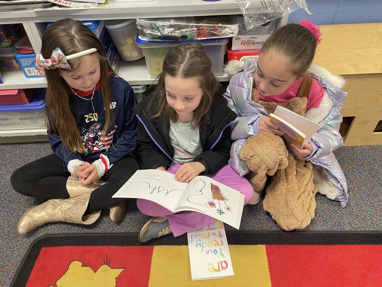 We had a blast celebrating Read Across America Week today by sharing a story, snack, and handmade card with our sweet reading buddies in Mrs. Harrington and Mrs. Arnold’s class.