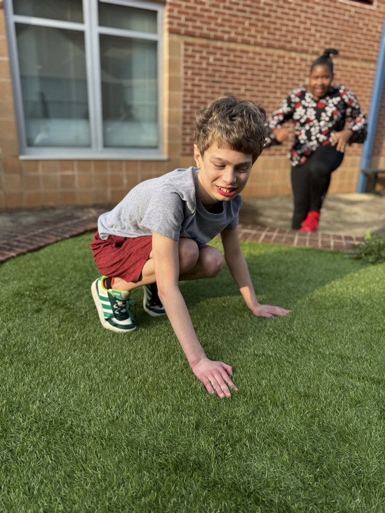 Cleveland’s class using the courtyard 