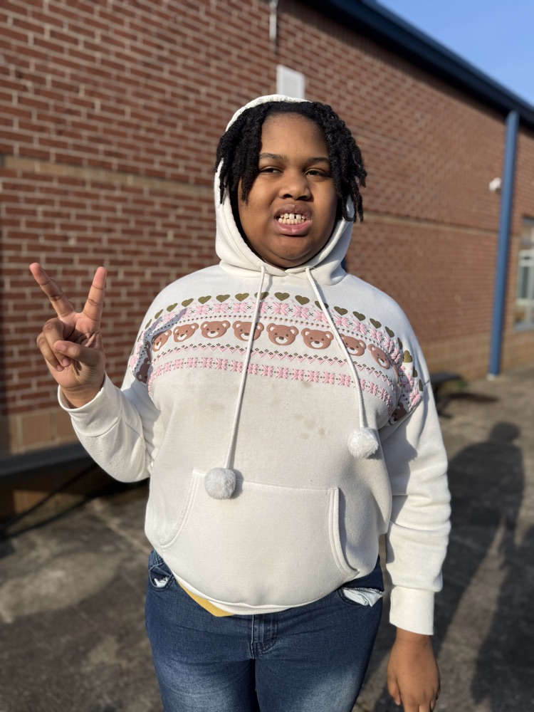 Cleveland’s class using the courtyard 