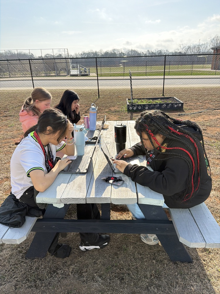 kids working outside 