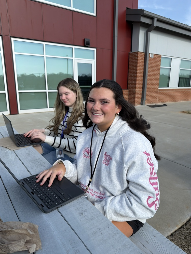 kids working outside 