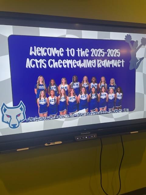 cheerleaders at the banquet 