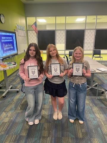 cheerleaders at the banquet 