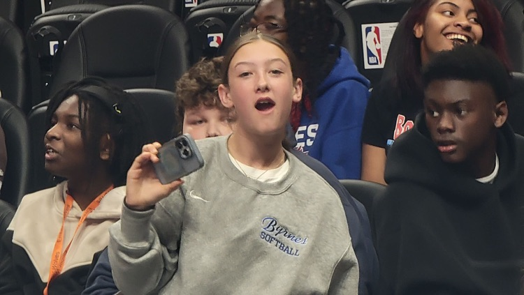kids at the basketball game