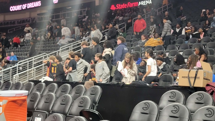 kids at the basketball game