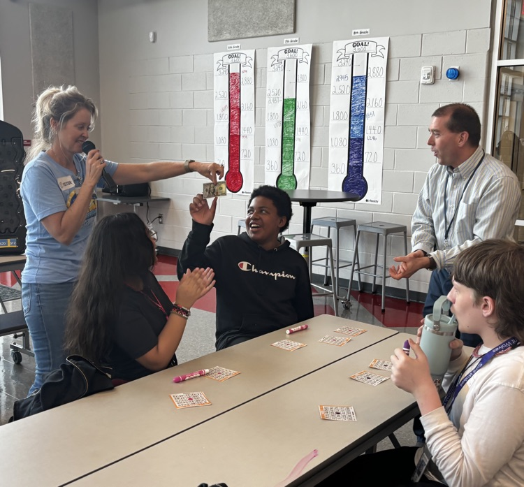 kids getting rewards