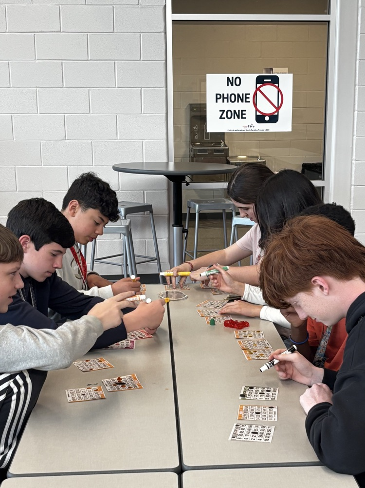 kids getting rewards