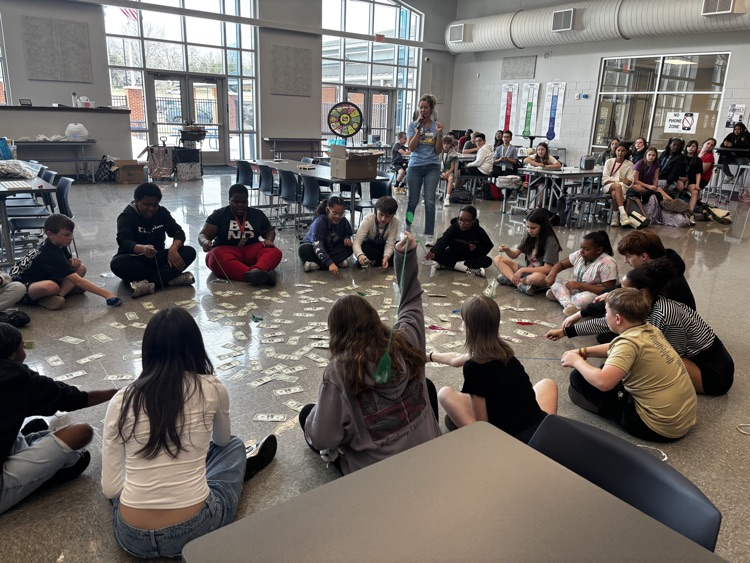 kids getting rewards