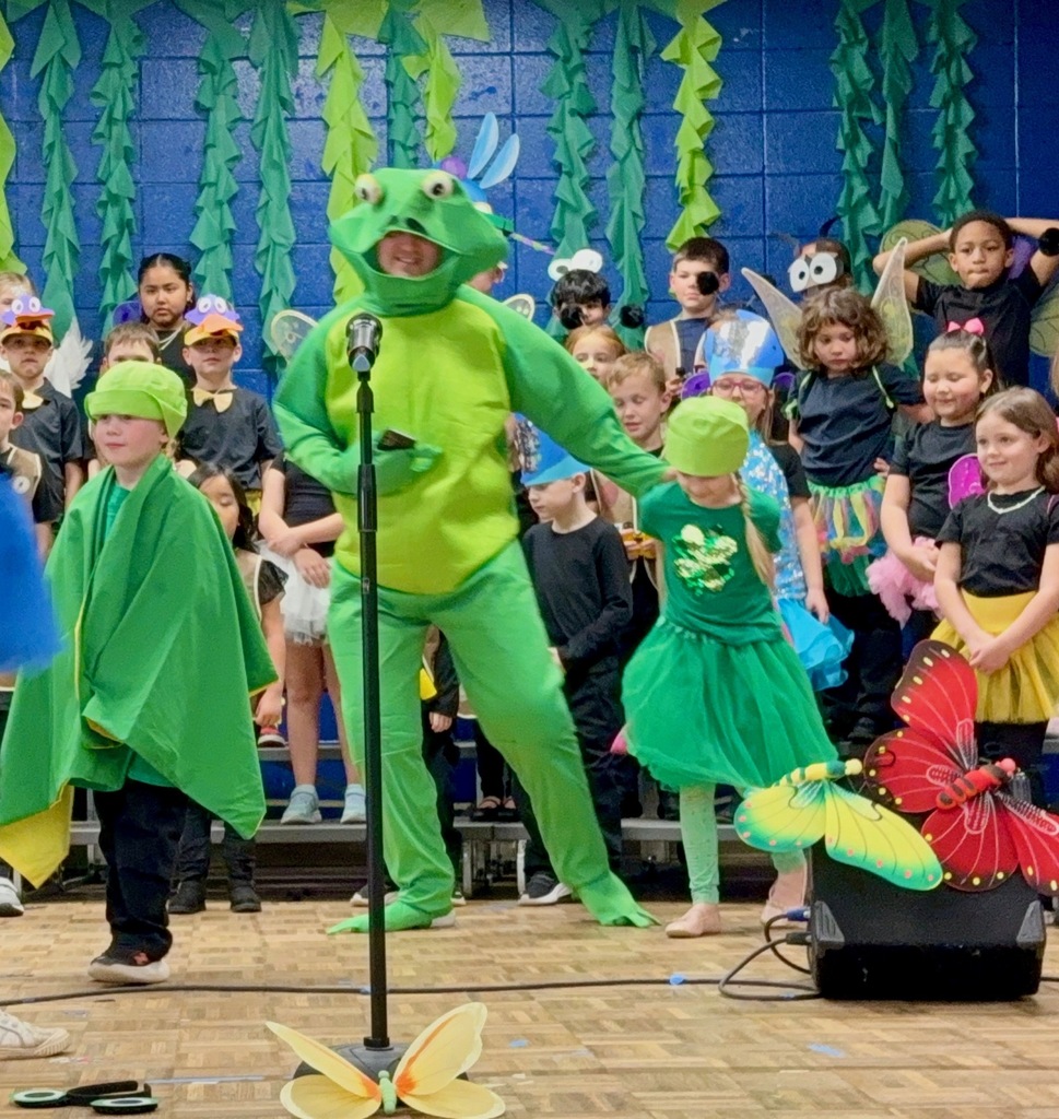 Last night's performance was a brilliant success! Congratulations to our talented First Graders. ⭐️