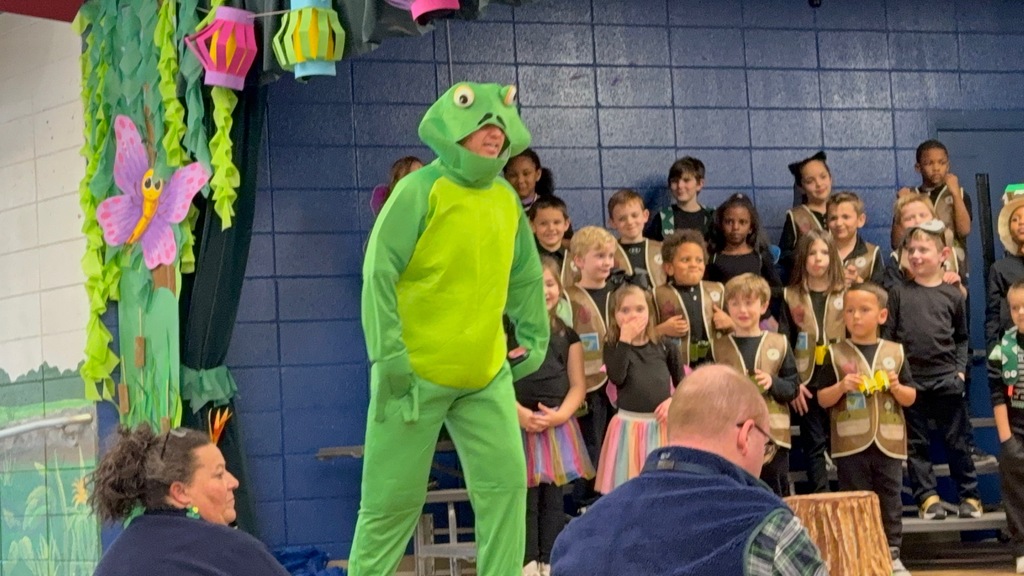 Last night's performance was a brilliant success! Congratulations to our talented First Graders. ⭐️