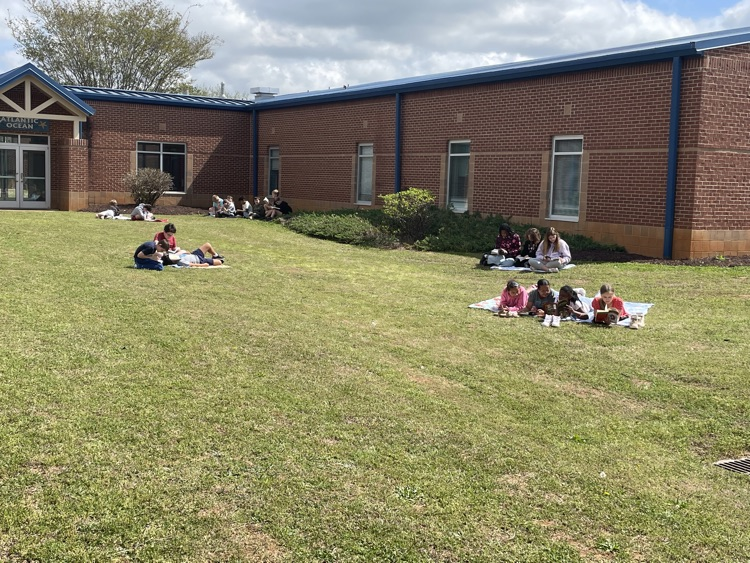 Mrs. Cobb’s classes enjoyed the sunshine while reading outside today.