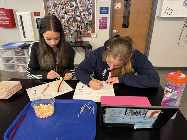 kids in science class 