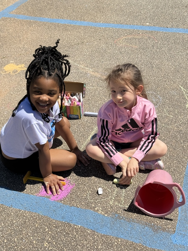 Yesterday, Ms. Wheeler and Mrs. Wilber’s class continued their ABC Countdown to Summer with the letter “C”! They celebrated with fun chalk activities, and the kiddos absolutely loved it!