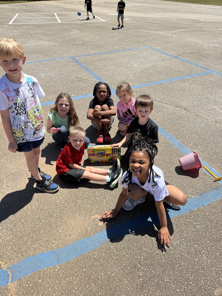 Yesterday, Ms. Wheeler and Mrs. Wilber’s class continued their ABC Countdown to Summer with the letter “C”! They celebrated with fun chalk activities, and the kiddos absolutely loved it!