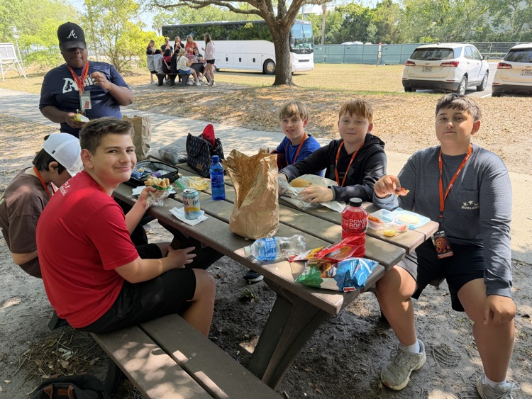 kids on a trip 