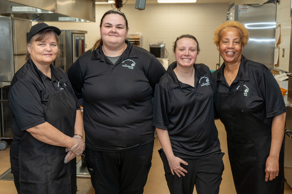 cafeteria team