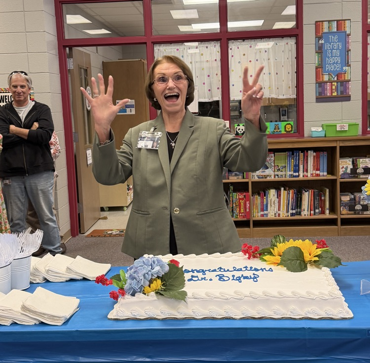 Celebrating 52 years as an educator in Spartanburg District 5! Thank you to everyone who joined us in honoring our amazing Dr. Glenda Bigby this afternoon.