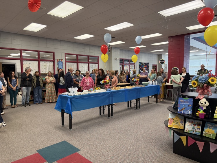 Celebrating 52 years as an educator in Spartanburg District 5! Thank you to everyone who joined us in honoring our amazing Dr. Glenda Bigby this afternoon.