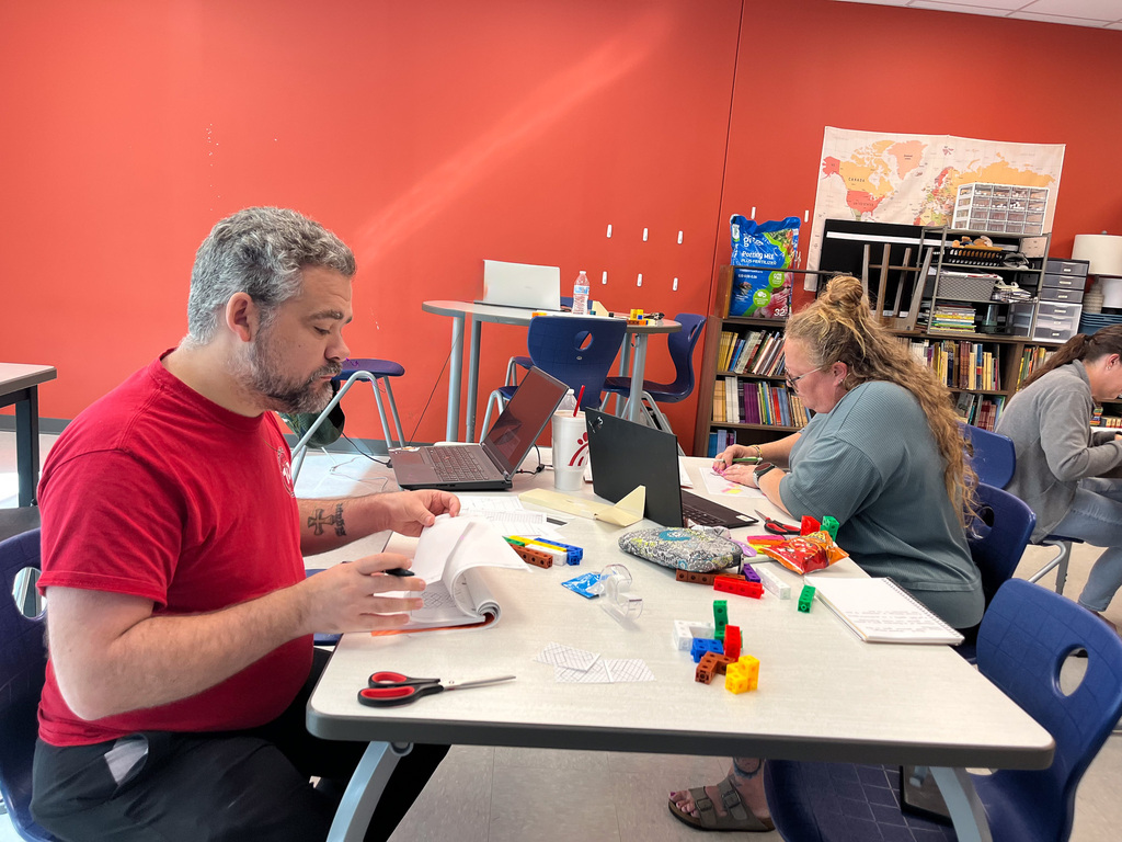 teachers working together