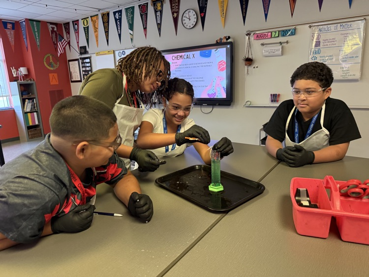 kids in science class 