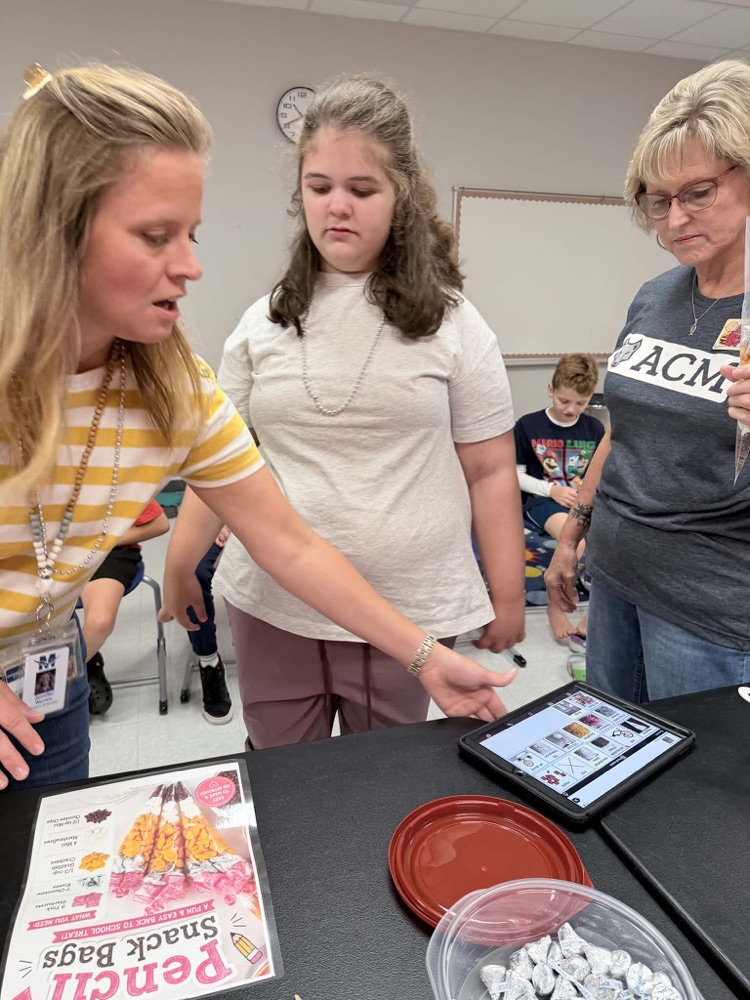 kids using measuring spoons and cups