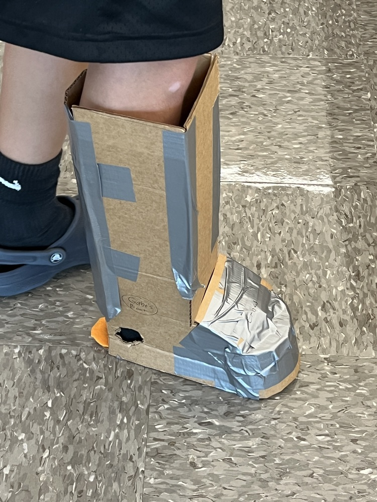 kids in design and modeling class