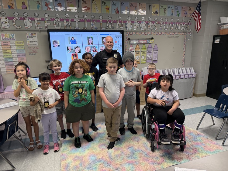 students with community helpers 