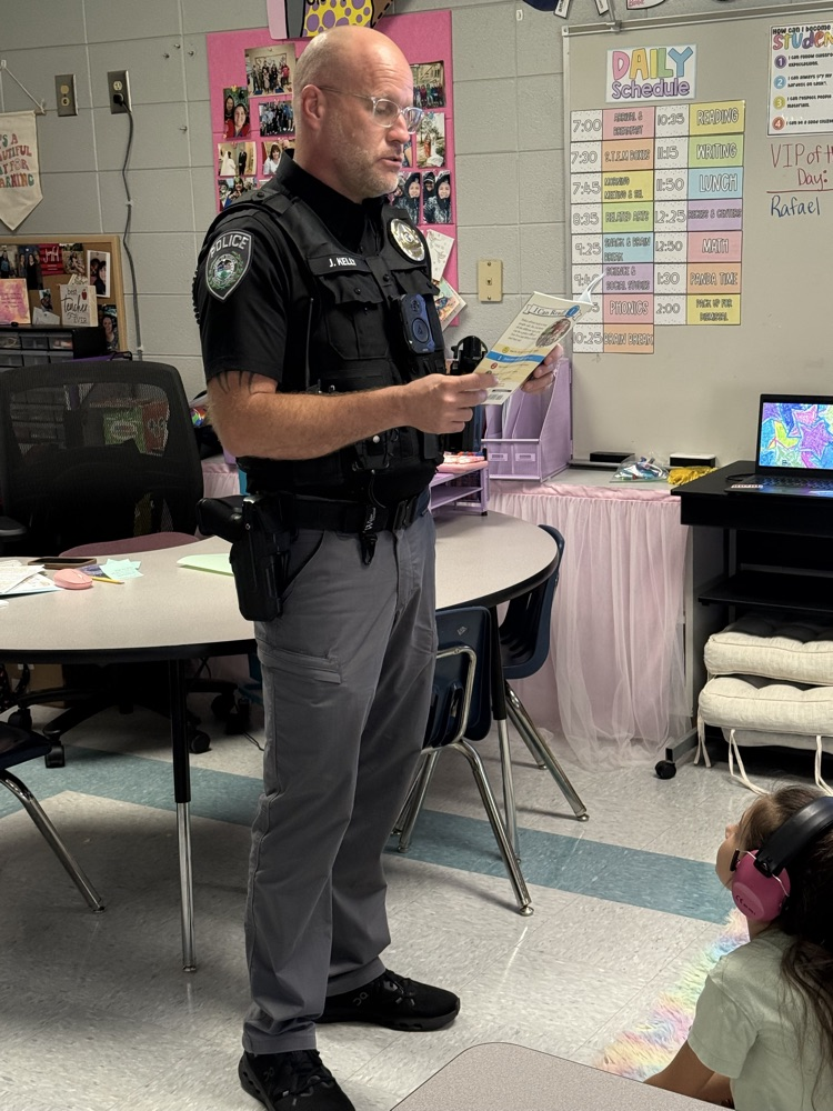 students with community helpers 