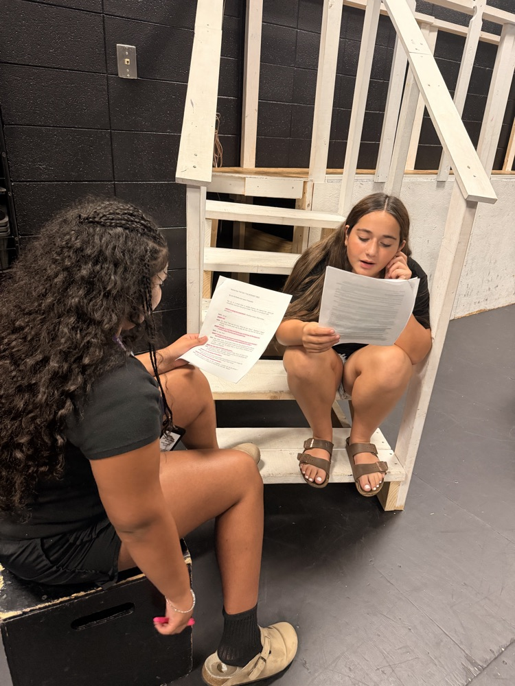 students reading 