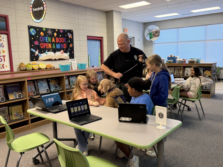 therapy K9 and students 