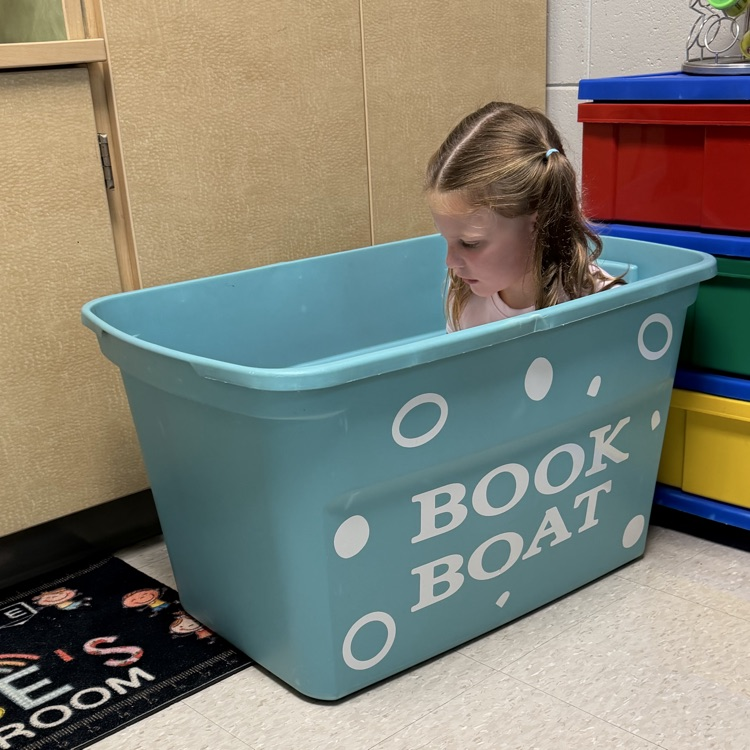 picture of students reading