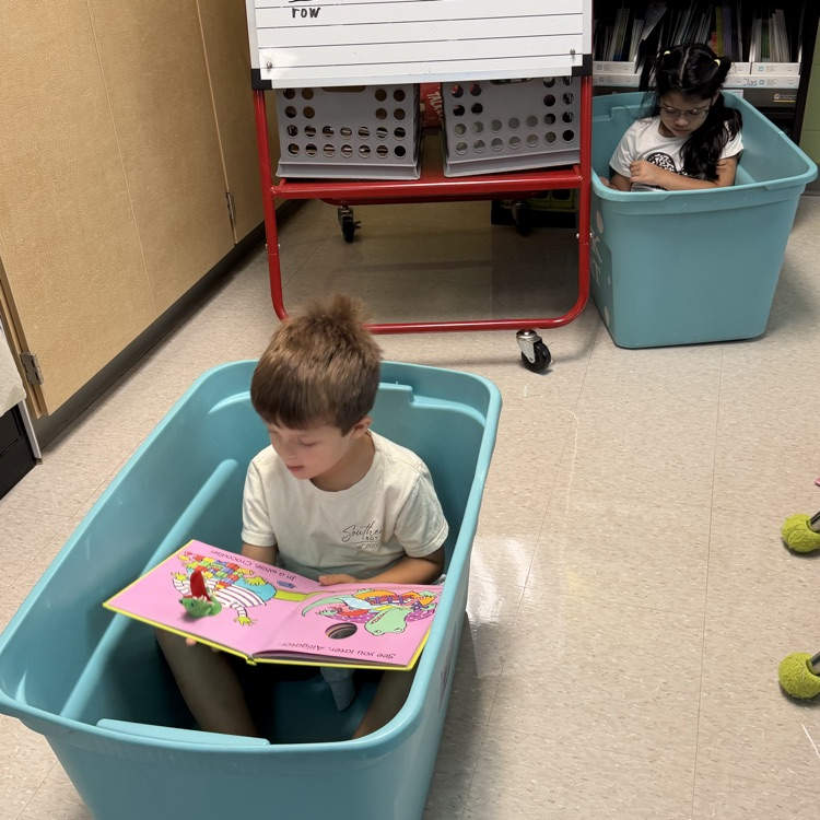picture of students reading
