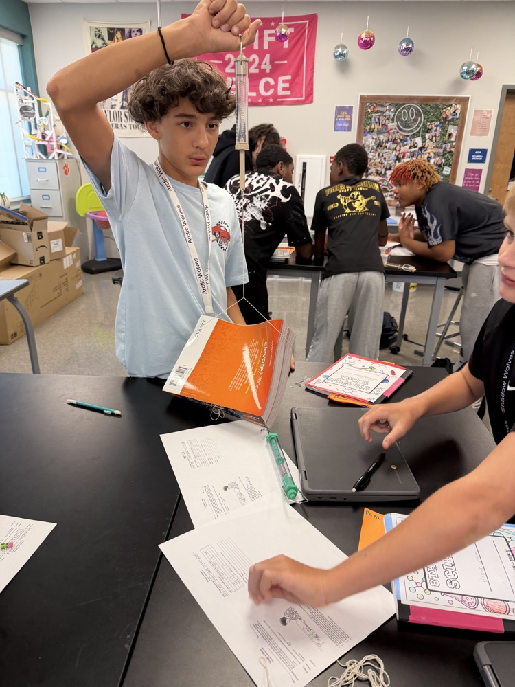 kids in science class 