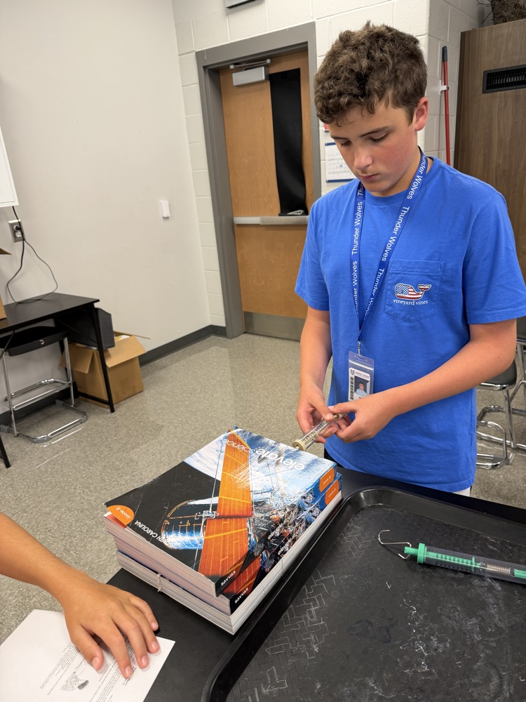 kids in science class 