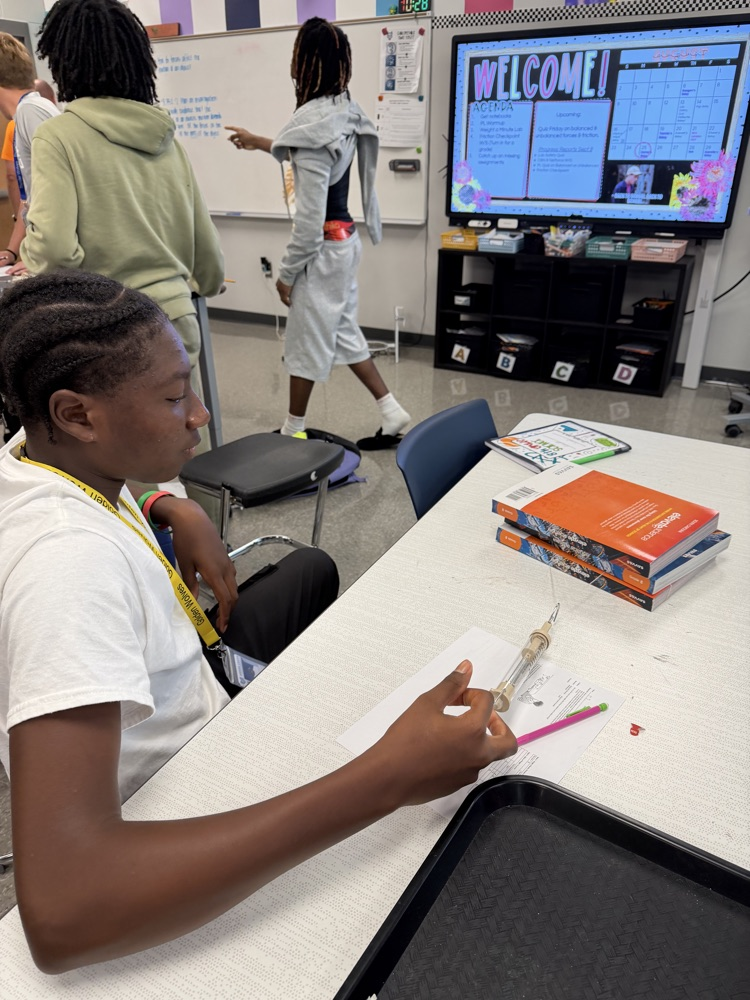 kids in science class 