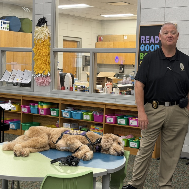 picture of therapy dog visiting ACA