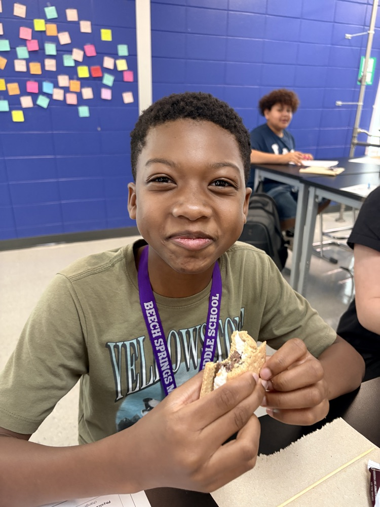 student eating 