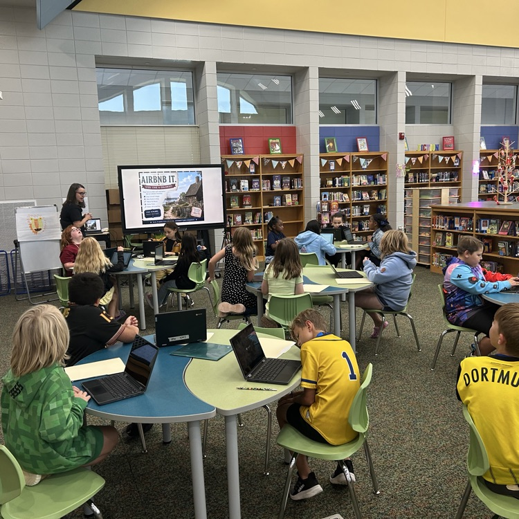picture of a collaborative lesson in the library