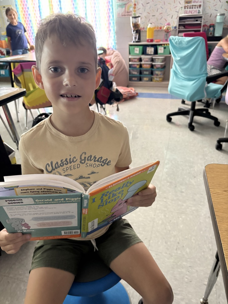 students reading in class 